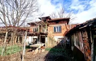 Къща във Велико Търново, с. Сломер