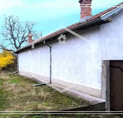Снимка 2 — Къща във Велико Търново, с. Стефан Стамболово