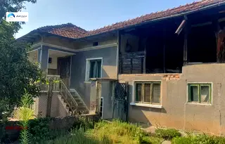 Къща във Велико Търново, с. Страхилово