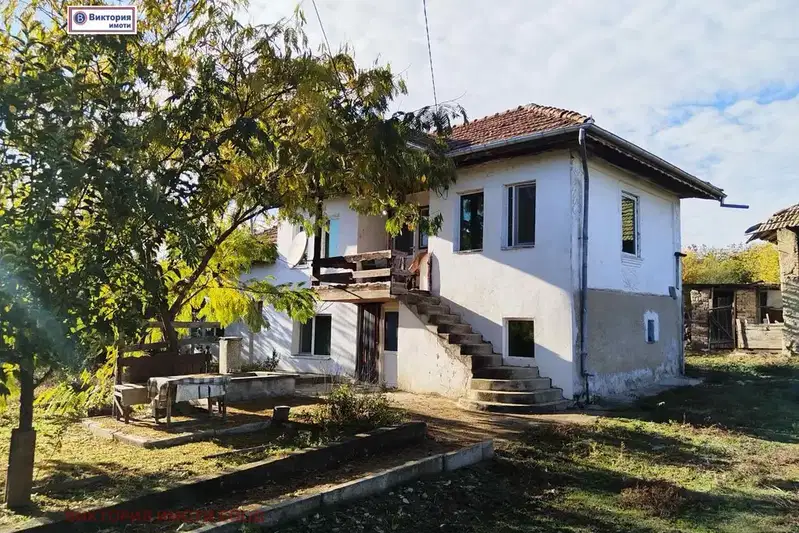 Къща във Велико Търново, с. Страхилово