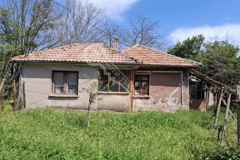 Къща във Велико Търново, с. Стрелец