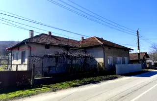 Къща във Велико Търново, с. Вардим