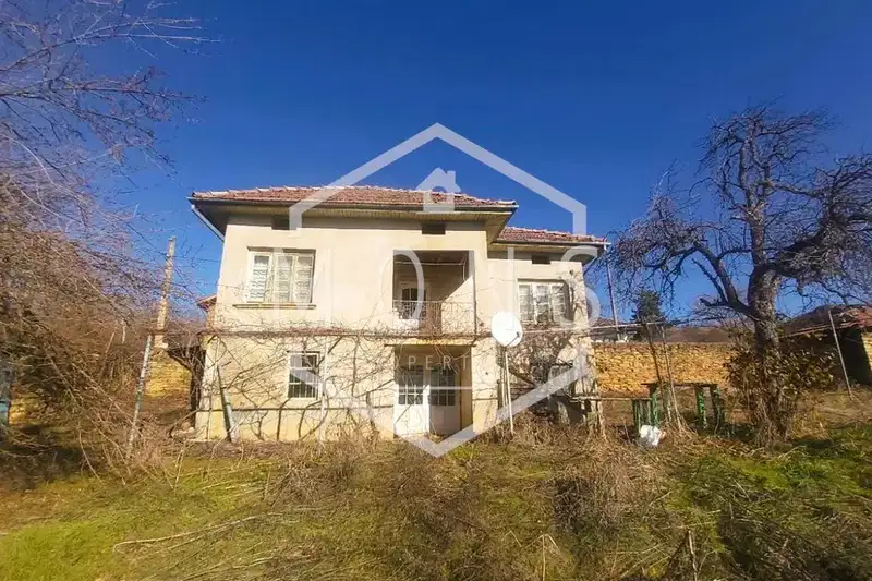 Къща във Велико Търново, с. Вишов