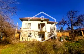 Къща във Велико Търново, с. Вишов