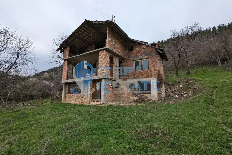 House in Veliko Tyrnovo, s. Vishov