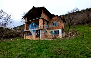 Къща във Велико Търново, с. Вишов