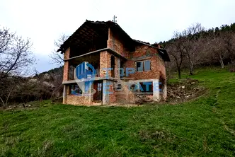 Къща във Велико Търново, с. Вишов