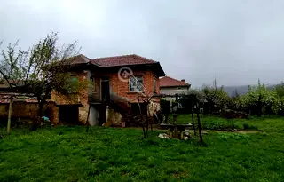 Къща във Велико Търново, с. Вишов
