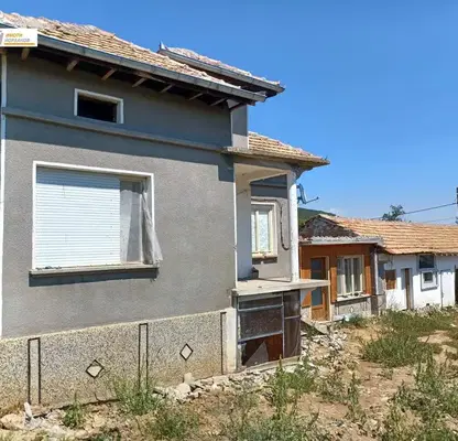 Снимка 3 — Къща с 3 стаи и двор в с. Вишовград, област Велико Търново