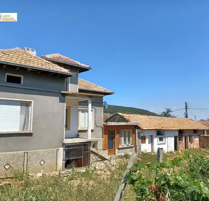 Снимка 4 — Къща с 3 стаи и двор в с. Вишовград, област Велико Търново