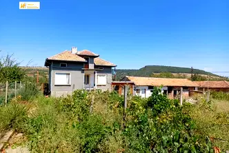 Къща във Велико Търново, с. Вишов