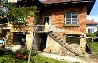 Къща във Велико Търново, с. Вишов