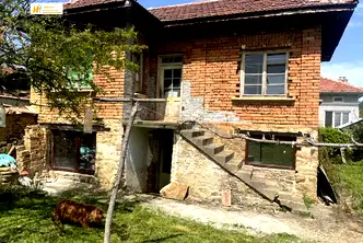 Къща във Велико Търново, с. Вишов