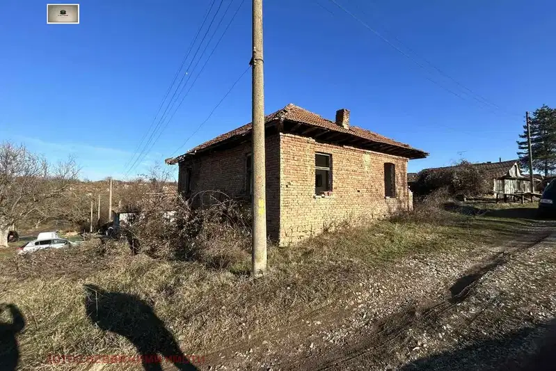 Къща във Велико Търново, с. Владислав
