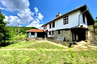 Къща във Велико Търново, с. Вонеща вода