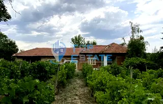 Къща във Велико Търново, с. Вързулица