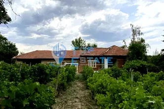 Къща във Велико Търново, с. Вързулица