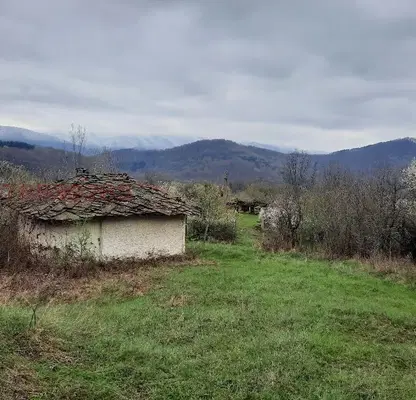 Снимка 4 — Малка къща с панорамна гледка в с. Зеленик, обл. Велико Търново