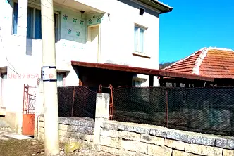 Къща във Враца, Мездра