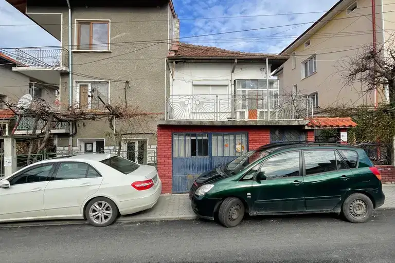 Къща във Враца, Мездра