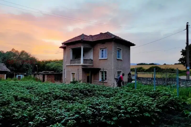 House in Oblast Vraca, Carevec