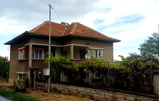 Къща във Враца, с. Чирен
