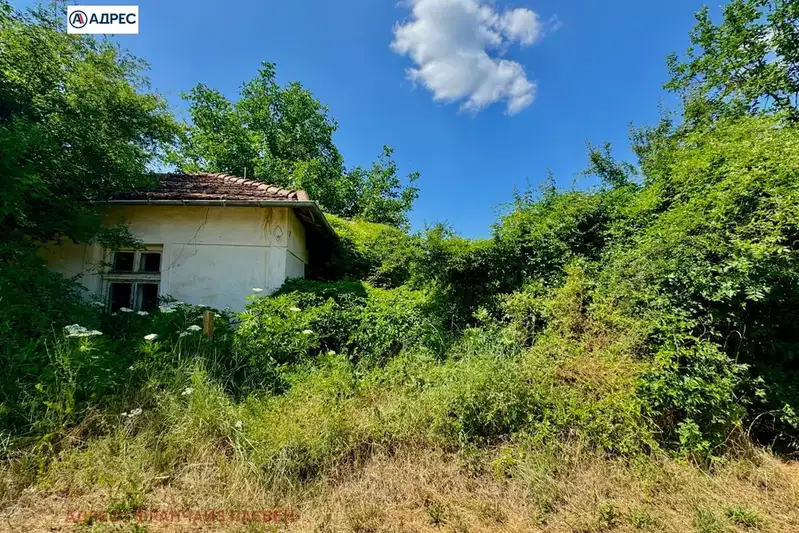 Къща във Враца, с. Горно Пещене