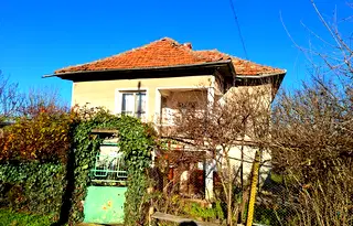 Къща във Враца, с. Горно Пещене