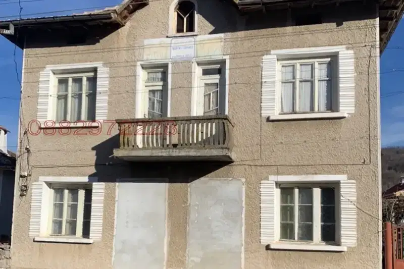 Къща във Враца, с. Лютаджик