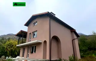 Къща във Враца, с. Лютиброд