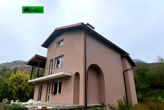 Къща във Враца, с. Лютиброд