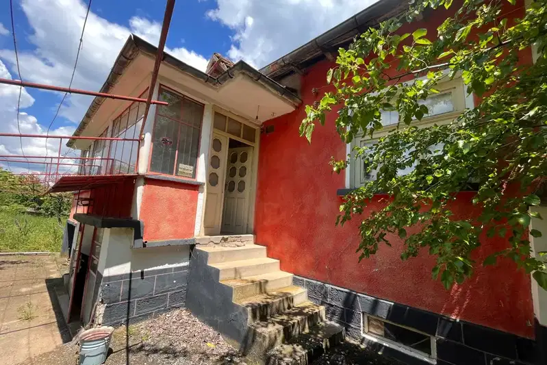 Two-storey house in Malorad village, Vratsa region, with fence