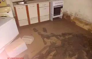 Къща във Враца, с. Сираково