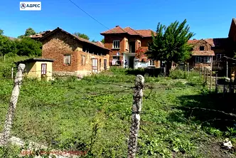 Къща във Враца, с. Тлачене
