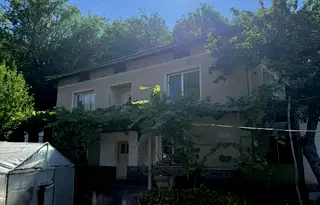 Къща във Враца, с. Зверино