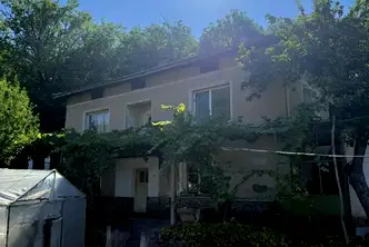 Къща във Враца, с. Зверино