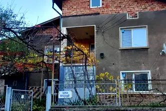 Къща във Враца, с. Зверино