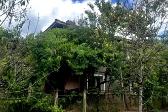 Къща във Враца, с. Зверино