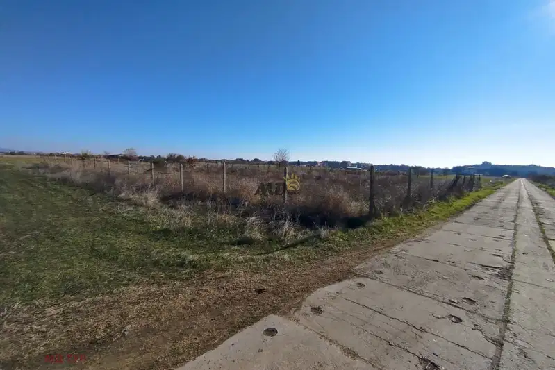 Земеделски имот в Бургас, с. Равда