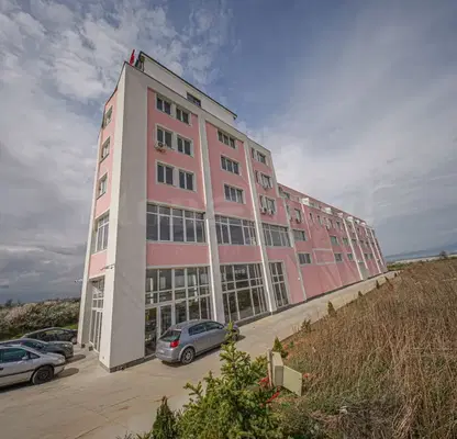 Photo 2 — Shop in Lozen
