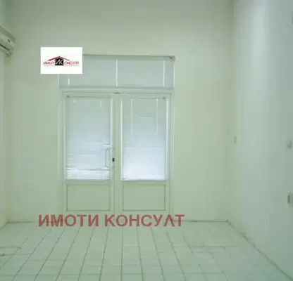 Снимка 2 — Магазин във Велико Търново, Акация