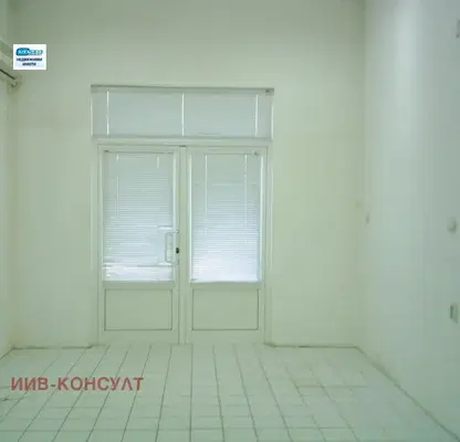 Снимка 2 — Магазин във Велико Търново, Акация