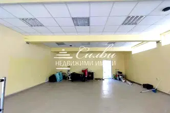 Магазин в Шумен, Боян Българанов 2