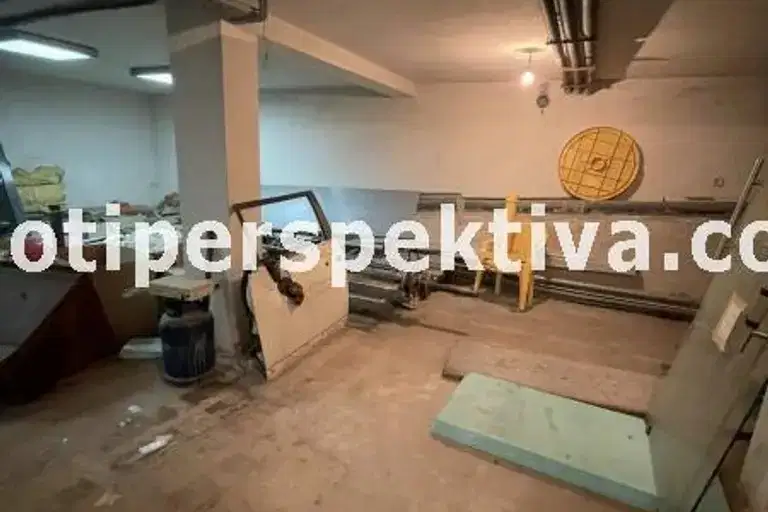 Shop in Plovdiv, Centyr
