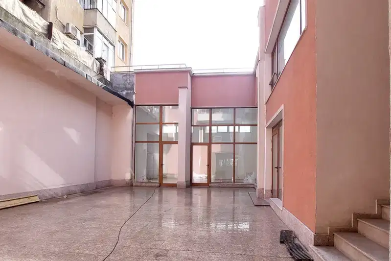 Shop in Sofiya, Centyr