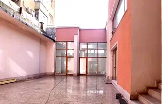 Магазин в София, Център