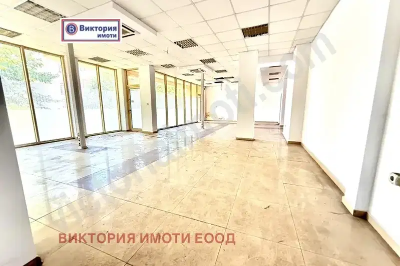 Магазин във Велико Търново, Център