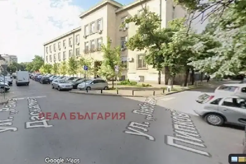 Магазин в Русе, Център