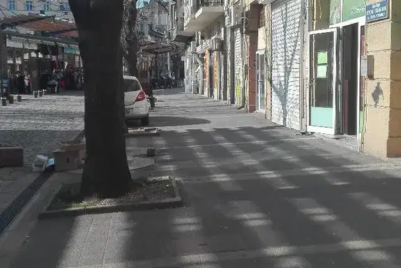 Магазин в София, Център