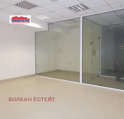 Photo 3 — Shop in Veliko Tyrnovo, Centyr